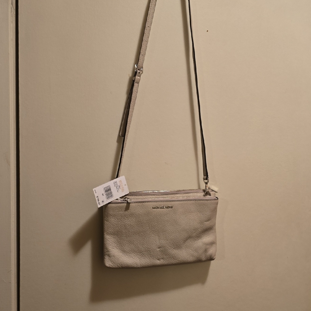 🆕️Michael Kors Cream Crossbody Bag